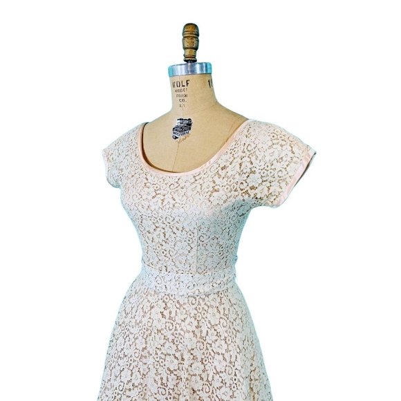Vintage 1950s Cream Lace Dress Scoop Neck Cocktail Fit N Flare | W 25" - Picture 3 of 8